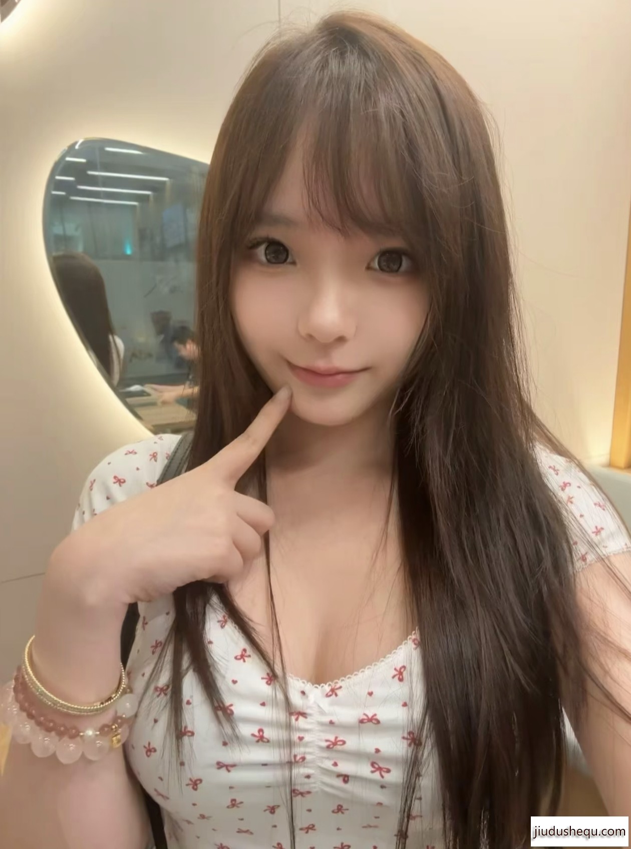 F8BECD6CC34FD527083BFF9E069EA64A.jpg